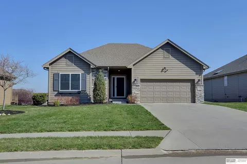 20506 Taylor St, Elkhorn, NE 68022