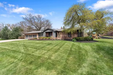 10542 Mullen Rd, Omaha, NE 68124