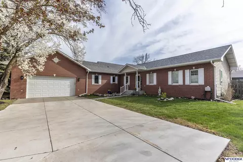 5810 Fieldcrest Way, Lincoln, NE 68512
