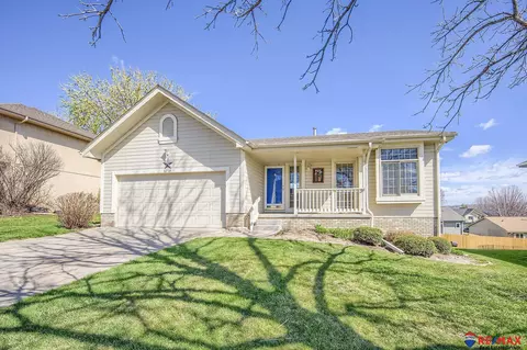 6710 Aspen St, La Vista, NE 68128