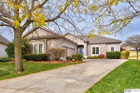 11524 Iowa Cir, Omaha, NE 68142
