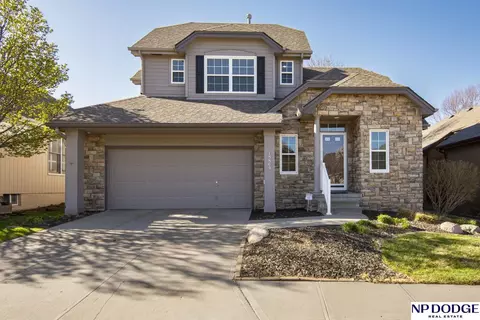 18869 Mayberry Plz, Elkhorn, NE 68022