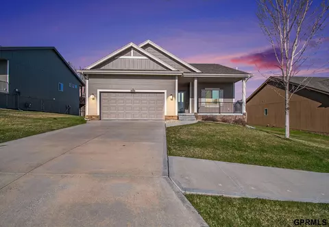 14404 S 20th St, Bellevue, NE 68123