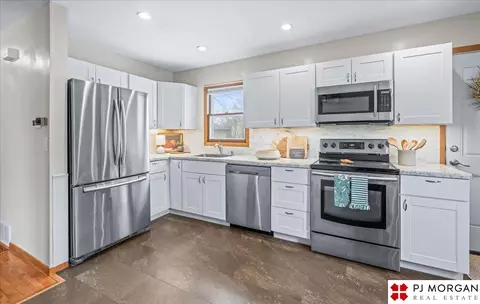 3114 S 122nd St, Omaha, NE 68144