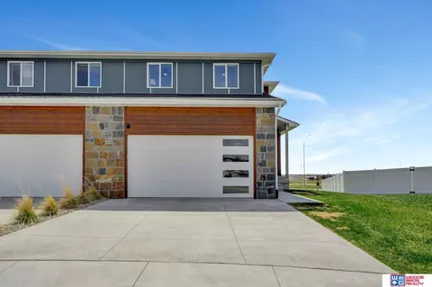 5079 W Amarillo Dr, Lincoln, NE 68528