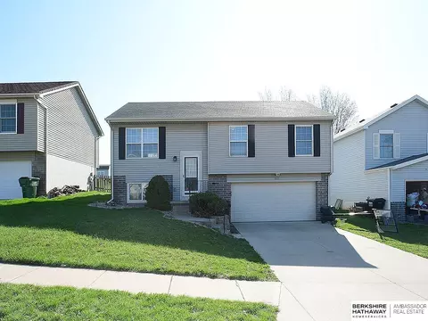 7223 S 176th St, Omaha, NE 68136