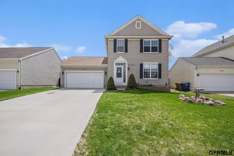 2907 Birchwood Dr, Bellevue, NE 68123