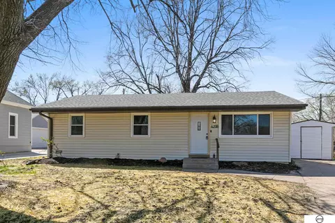 4206 Knox St, Lincoln, NE 68504