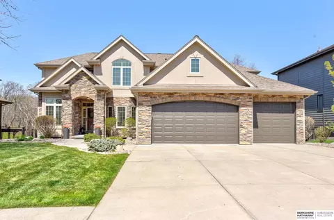 18716 Vinton St, Omaha, NE 68130