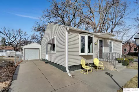 3634 Sumner St, Lincoln, NE 68506