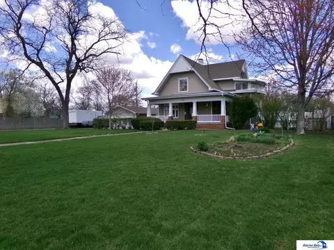 1520 Grant St, Beatrice, NE 68310 photo 2