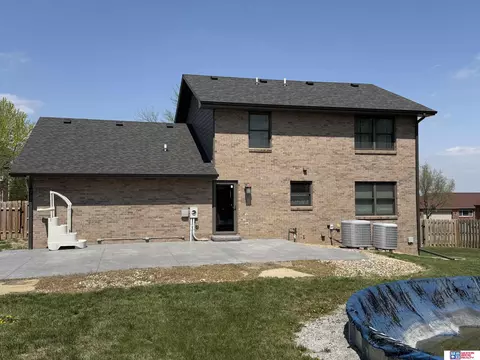 Exterior - 113 Regency Dr, Beatrice, NE 68310 photo 4 of 7
