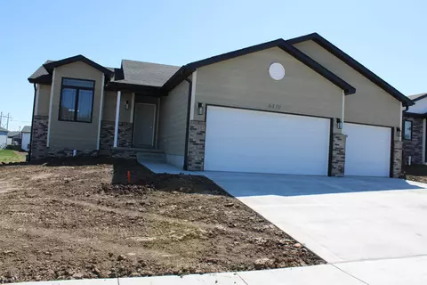 6410 N 11th St, Lincoln, NE 68521
