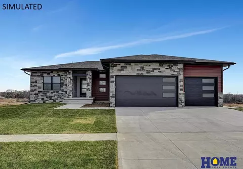 9538 Breashears St, Lincoln, NE 68516