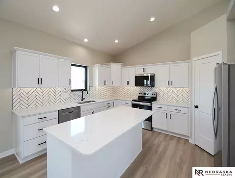 5949 SW 8th Street Cir, Lincoln, NE 68523