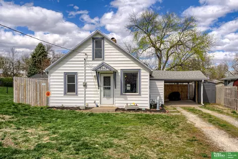 2642 College Dr, Blair, NE 68008