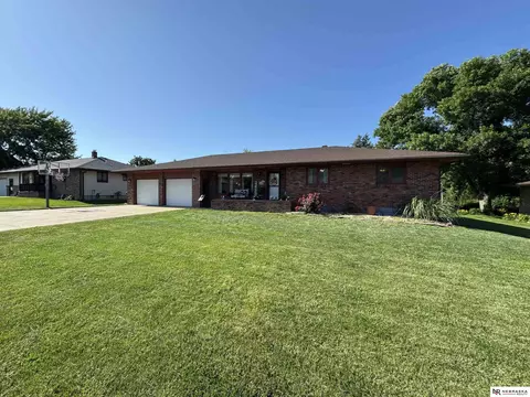 Exterior - 616 W 5th St, Wilber, NE 68465 photo 1 of 2