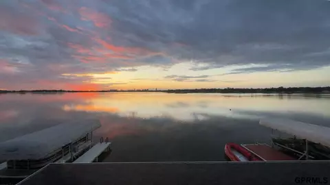 300 W Lakeshore Dr, Lincoln, NE 68528