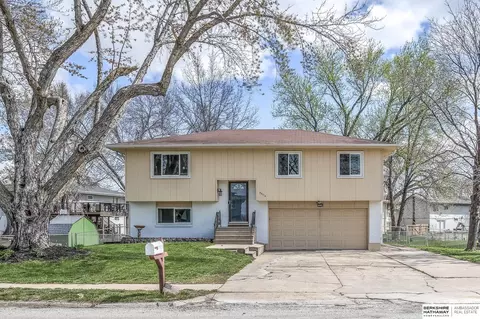 23714 Oak St, Waterloo, NE 68069