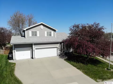 14452 Larimore Ave, Omaha, NE 68116