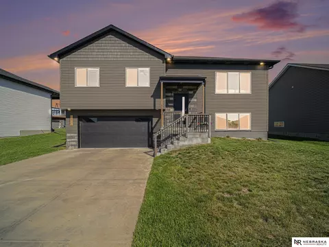 11731 N 144th St, Waverly, NE 68462
