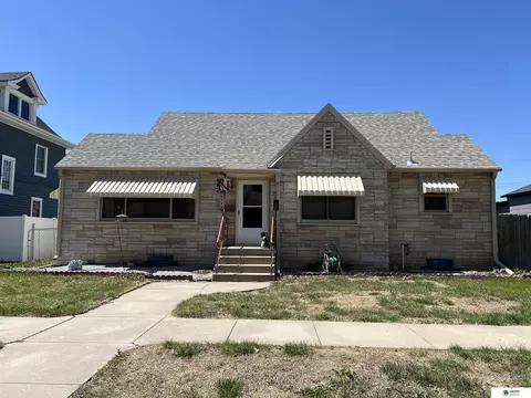 715 N Burlington Ave, York, NE 68467