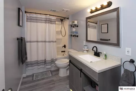 Bath - 740 G St, Eagle, NE 68347 photo 2 of 3