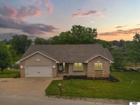 9709 Monroe Rd, Plattsmouth, NE 68048
