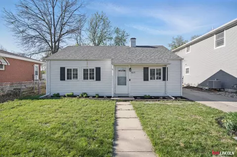 4619 Greenwood St, Lincoln, NE 68504