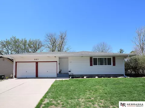 837 N 12th St, Blair, NE 68008
