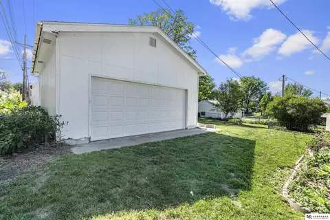 Exterior - 265 4th St, Springfield, NE 68059 photo 4 of 6
