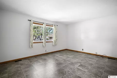 Living - 265 4th St, Springfield, NE 68059 photo 1 of 3