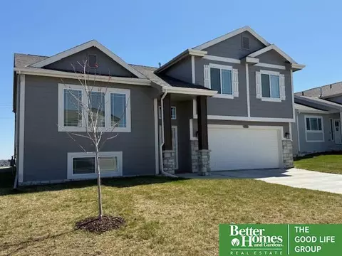 5911 N 181 St, Elkhorn, NE 68022