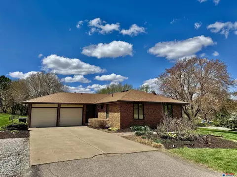 1221 Piper Way, Lincoln, NE 68527