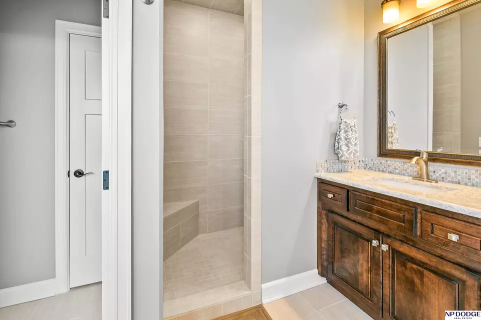 Bath - 1316 S Hws Cleveland Blvd, Omaha, NE 68130 photo 5 of 8