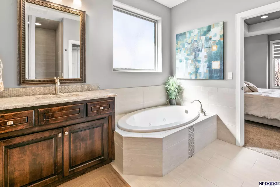 Bath - 1316 S Hws Cleveland Blvd, Omaha, NE 68130 photo 4 of 8