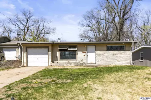 4422 Vernon Ave, Omaha, NE 68111
