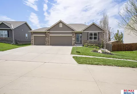 3326 N 210th St, Omaha, NE 68022