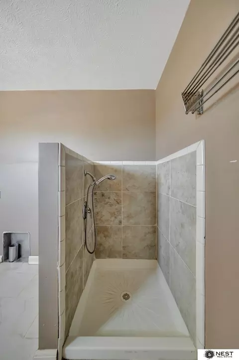 Bath - 16181 S 73rd St, Roca, NE 68430 photo 6 of 8