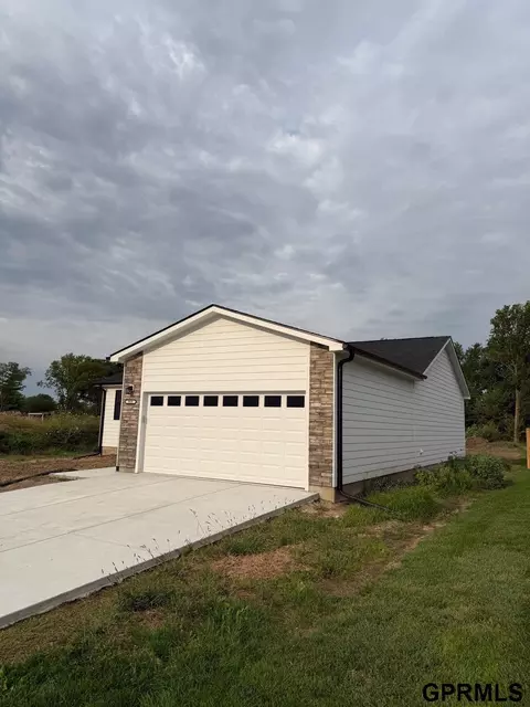 909 N 26th St, Beatrice, NE 68310 photo 3
