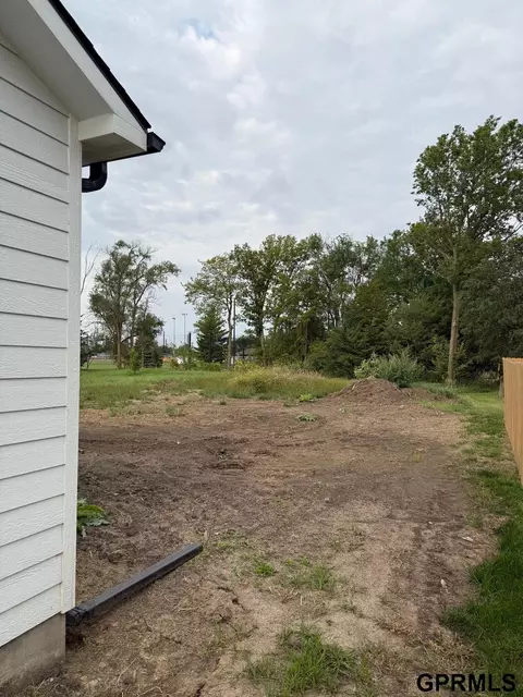 909 N 26th St, Beatrice, NE 68310 photo 4