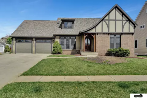 6844 Wildrye Rd, Lincoln, NE 68521