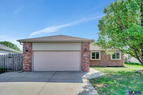 7220 S 21st St, Lincoln, NE 68512