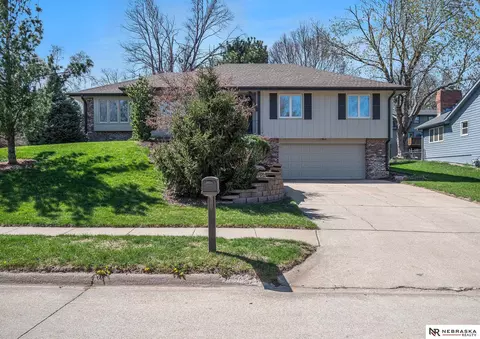 1406 S 136th St, Omaha, NE 68144