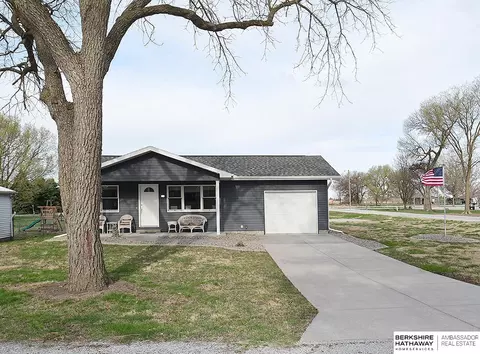 624 N Madison St, Brainard, NE 68626