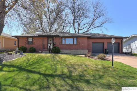 5008 S 77th Ave, Ralston, NE 68127