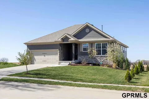 1712 Cottonwood St, Plattsmouth, NE 68048