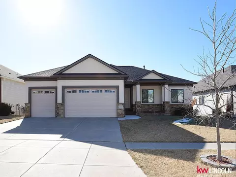 7275 Rachel Rd, Lincoln, NE 68516