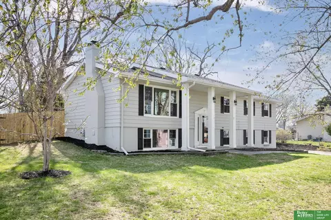 6007 N 99 St, Omaha, NE 68134