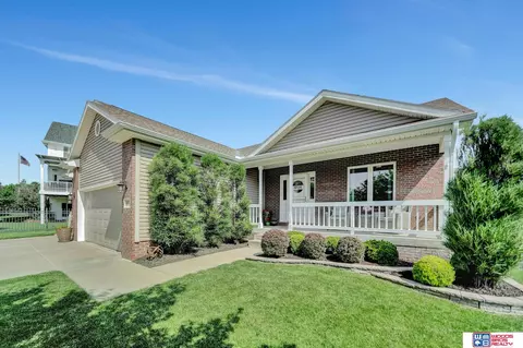 2438 Grainger Pkwy, Lincoln, NE 68512